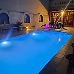 Dom wakacyjny Haven With Private Pool And Sea Views *