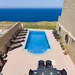 Dom wakacyjny Haven With Private Pool And Sea Views