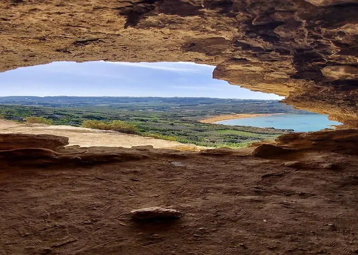 Haven With Private Pool And Sea Views Vakantiehuis *