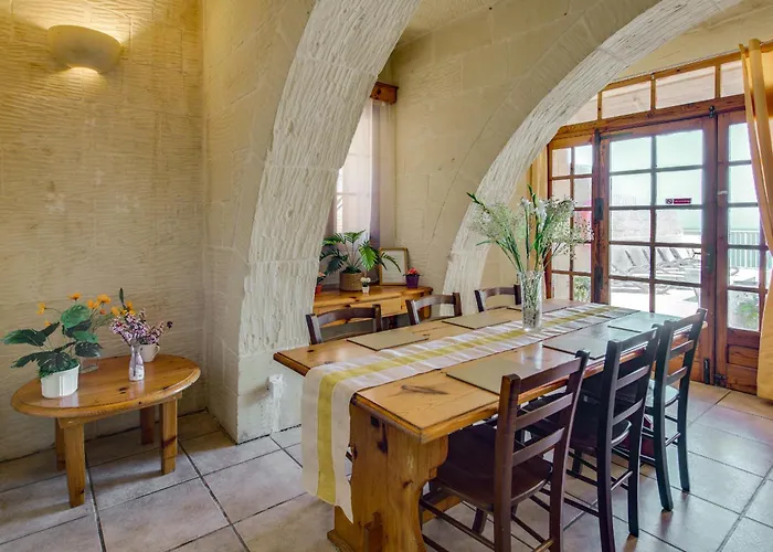 Haven With Private Pool And Sea Views Vakantiehuis *