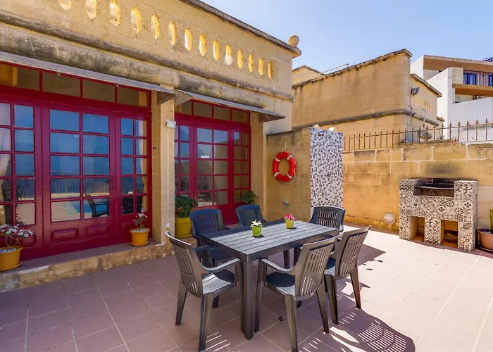 Haven With Private Pool And Sea Views Vakantiehuis